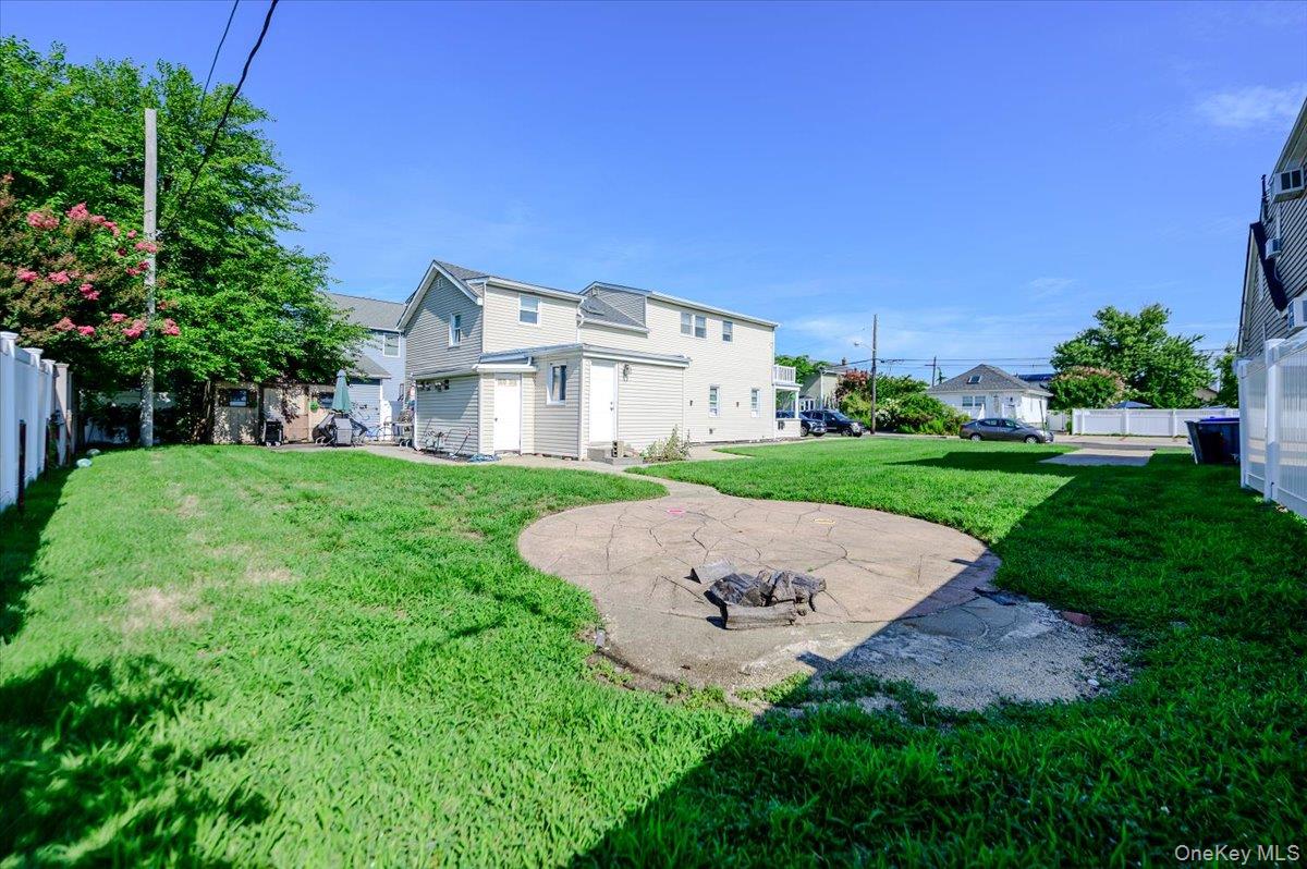 13 Truxton Road, Unit UPPR Island Park, NY 11558 - Photo 14 of 15 Gallery Image 14