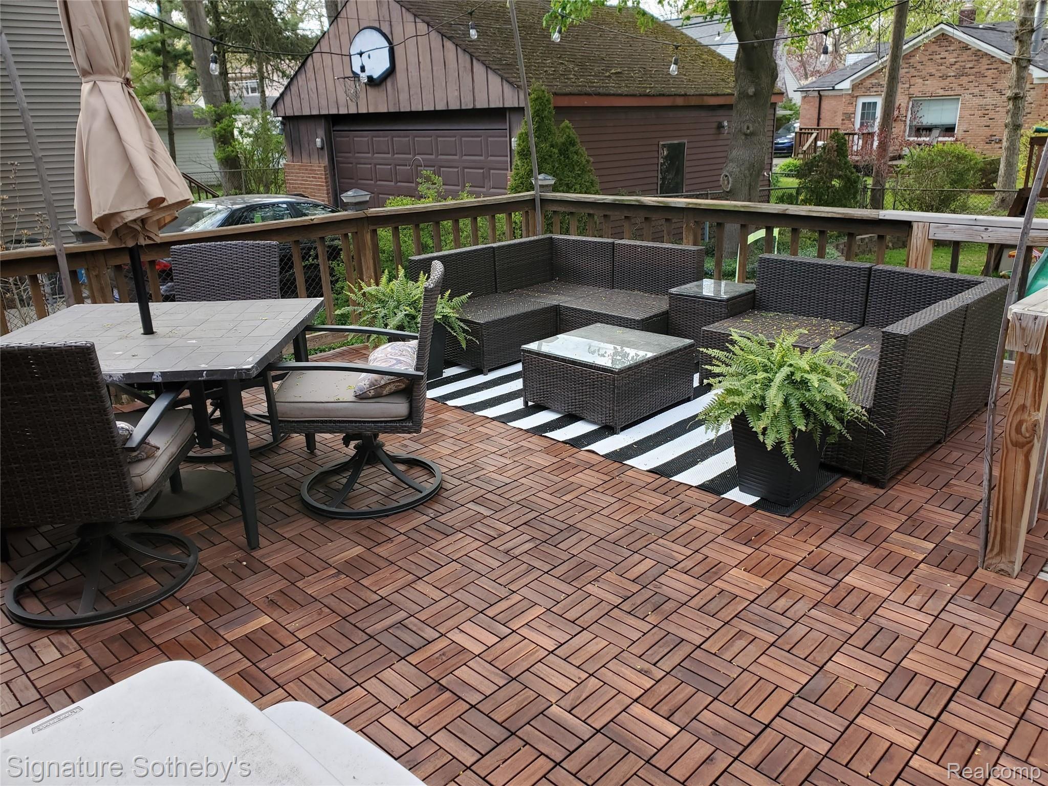 1950 Dorothea Road Berkley, MI 48072 - Photo 37 of 41 deck.jpg