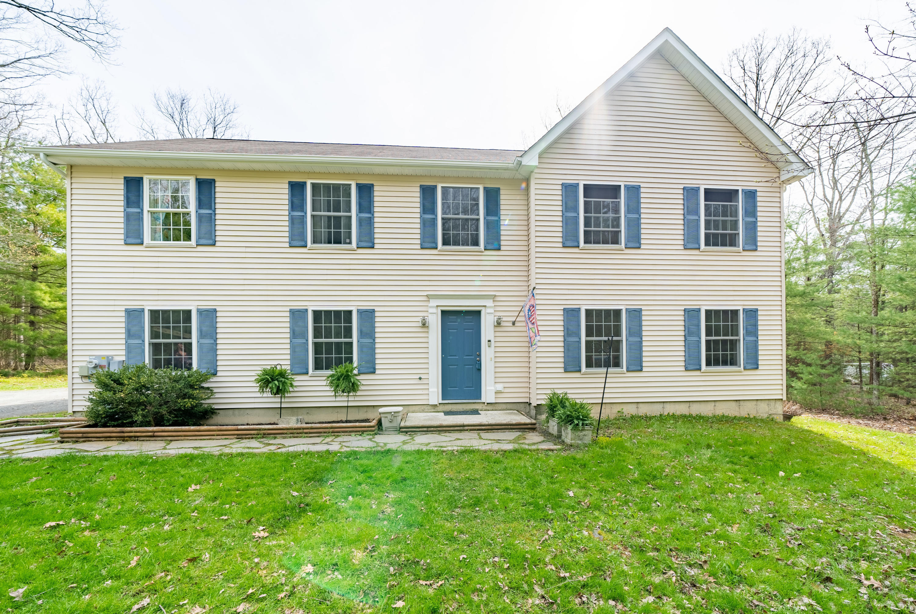 115 Foxtail Road Greeley, PA 18425 - Photo 3 of 37 Front of House