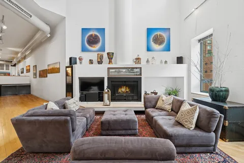 $1,124,500 | 957 West Huron Street, Unit 2, Chicago, IL 60642