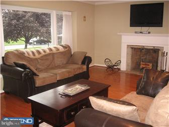 2117 Clinton Road Huntingdon Valley, PA 19006 - Photo 3 of 12 Living Room