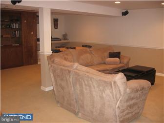 2117 Clinton Road Huntingdon Valley, PA 19006 - Photo 10 of 12 Basement - Finished