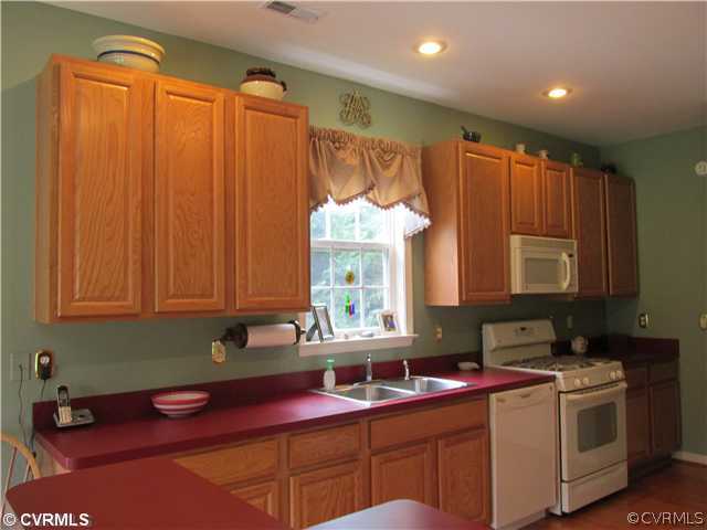 5252 Pampa Road Gloucester, VA 23061 - Photo 3 of 21 Gallery Image 3