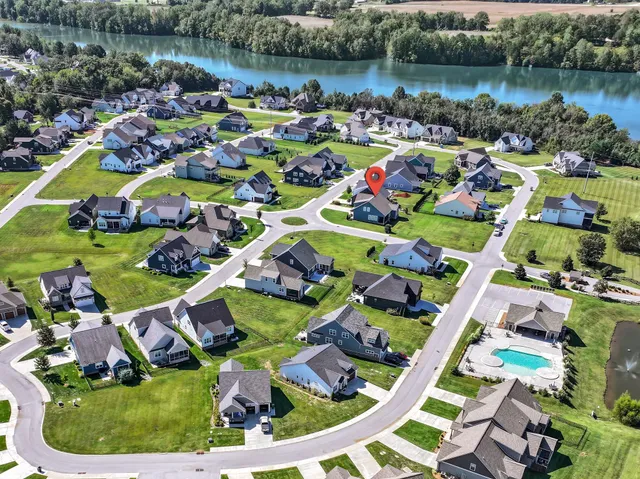 $949,900 | 138 Kayak Way, Winchester, TN 37398