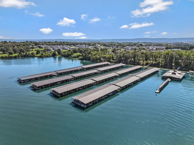 $949,900 | 138 Kayak Way, Winchester, TN 37398