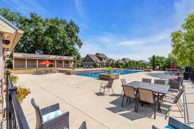 $949,900 | 138 Kayak Way, Winchester, TN 37398