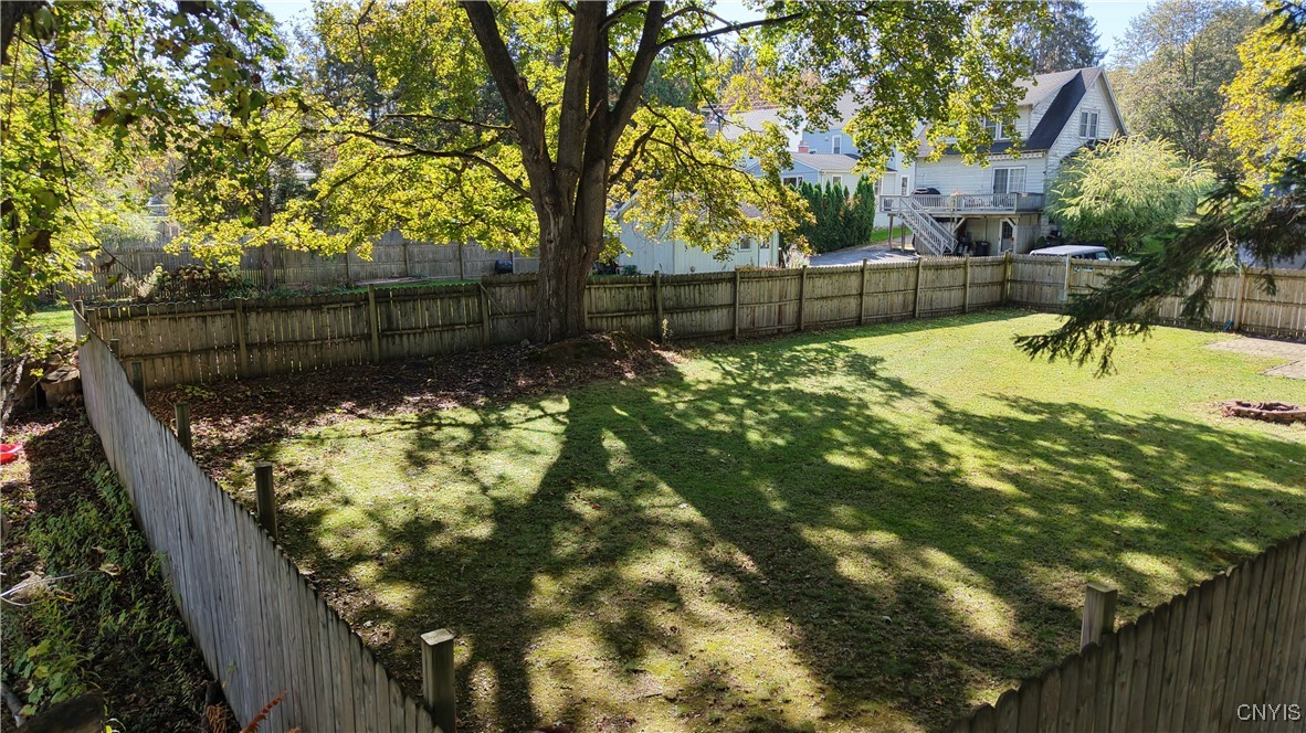 91 Oxford Road New Hartford, NY 13413 - Photo 15 of 37