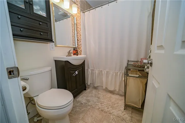 $289,900 | 91 Oxford Road, New Hartford, NY 13413