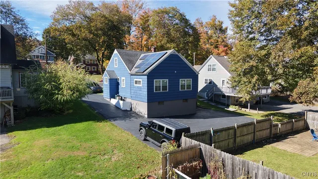 $289,900 | 91 Oxford Road, New Hartford, NY 13413