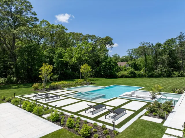 a view of a tennis court