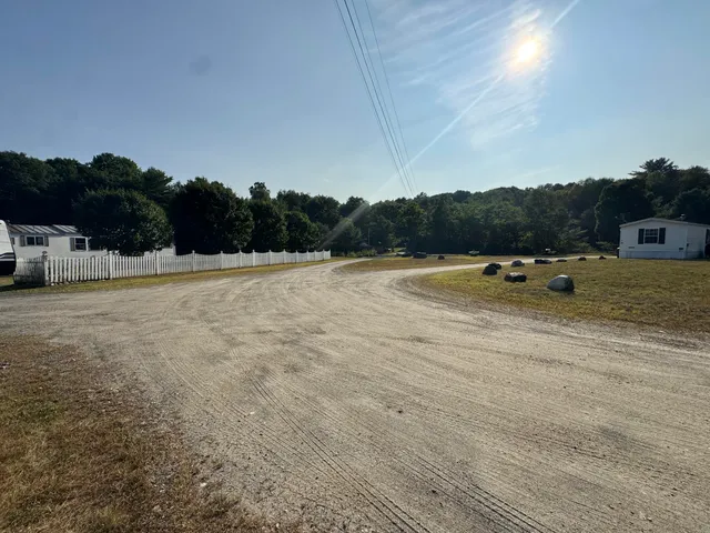 $399,000 | 49 Parkway Lane, Manchester, ME 04351