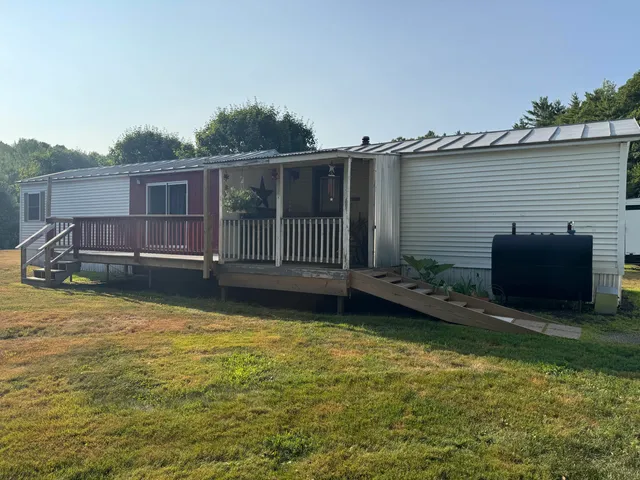 $399,000 | 49 Parkway Lane, Manchester, ME 04351