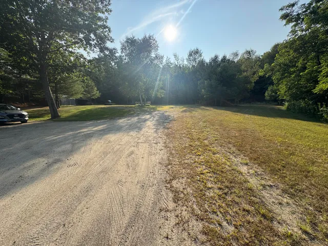 $399,000 | 49 Parkway Lane, Manchester, ME 04351