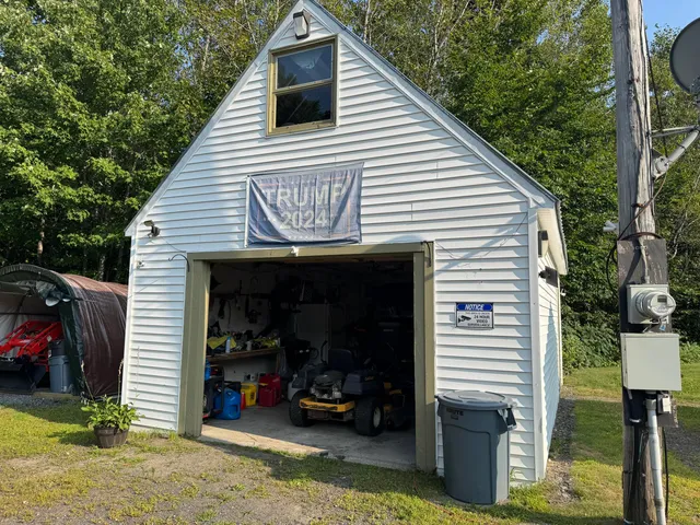 $399,000 | 49 Parkway Lane, Manchester, ME 04351