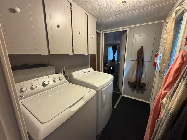 $399,000 | 49 Parkway Lane, Manchester, ME 04351