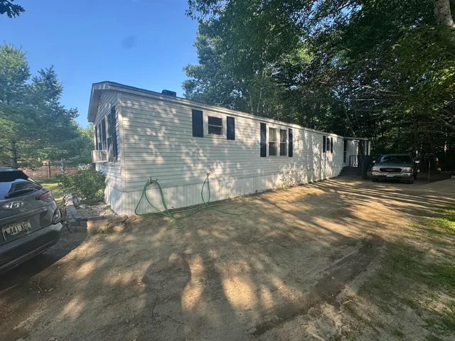 $399,000 | 49 Parkway Lane, Manchester, ME 04351