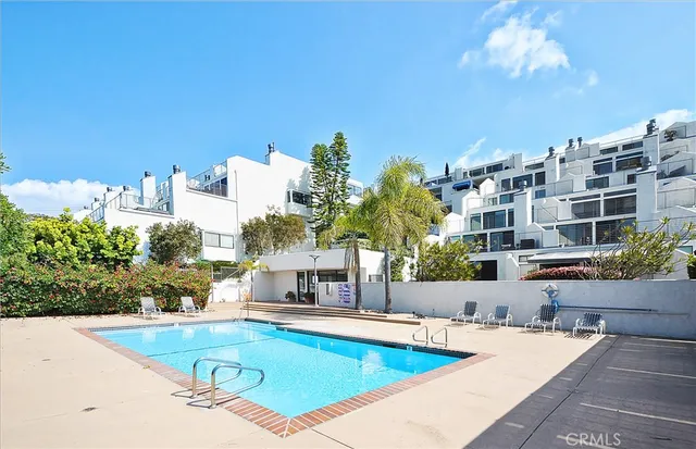 $7,500 | 736 Gould Avenue, Unit 26, Hermosa Beach, CA 90254