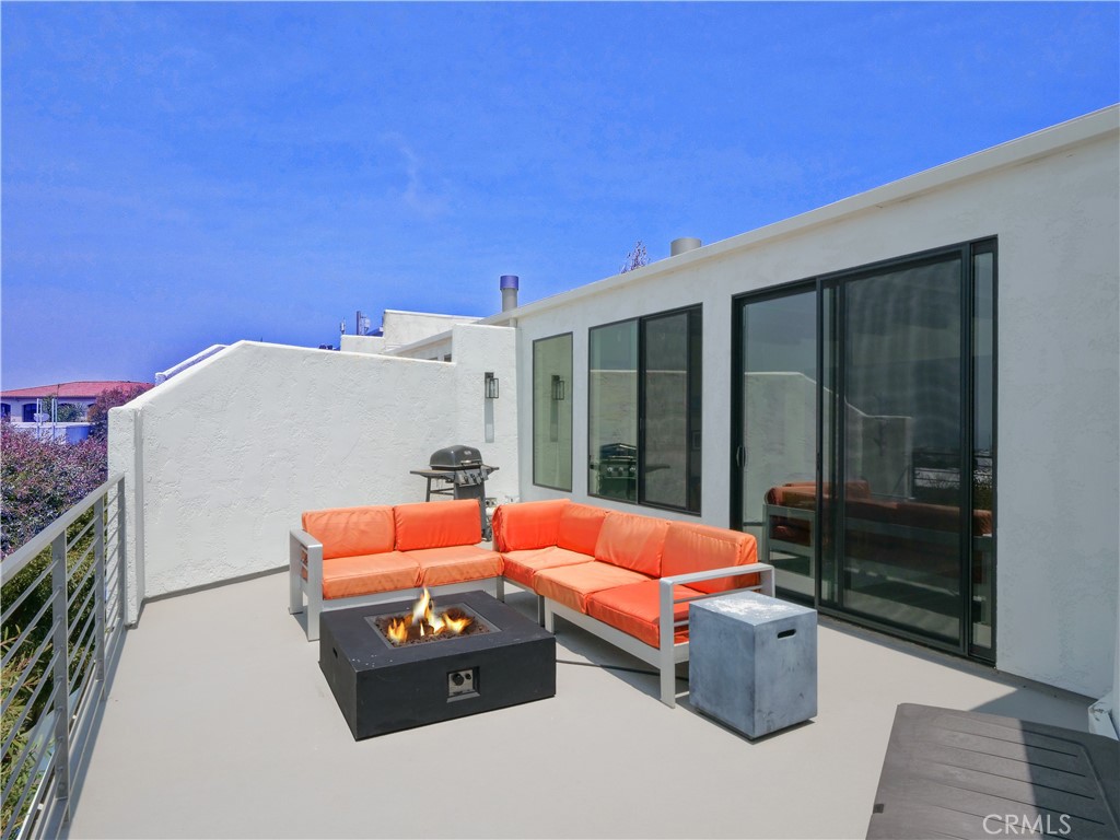 736 Gould Avenue, Unit 26 Hermosa Beach, CA 90254 - Photo 6 of 39 a outdoor space with patio furniture