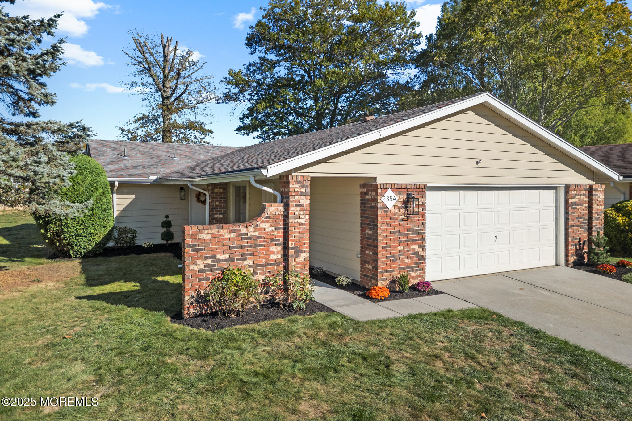 235A Vernon Road, Unit A Monroe Township, NJ 08831 - Photo 3 of 24 235A Vernon Road, Monroe Township, NJ-04