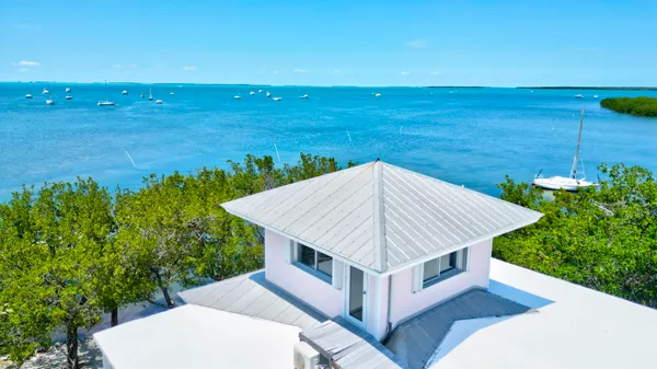 $8,490,000 | 1101 Mastic Street, Islamorada, FL 33036