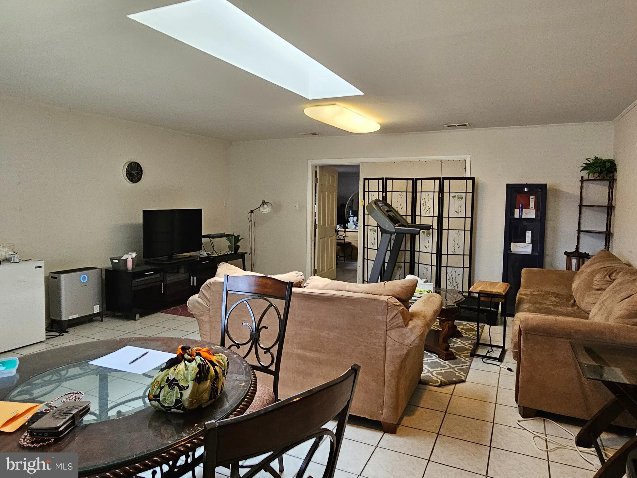 6815 Front Royal Road Springfield, VA 22151 - Photo 3 of 13