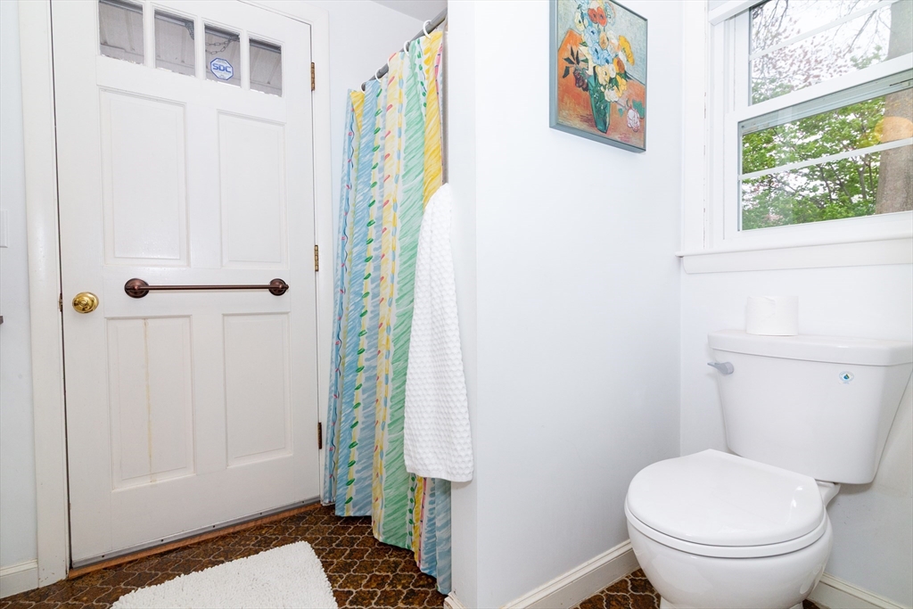 40 Dunster Road Framingham, MA 01702 - Photo 27 of 38