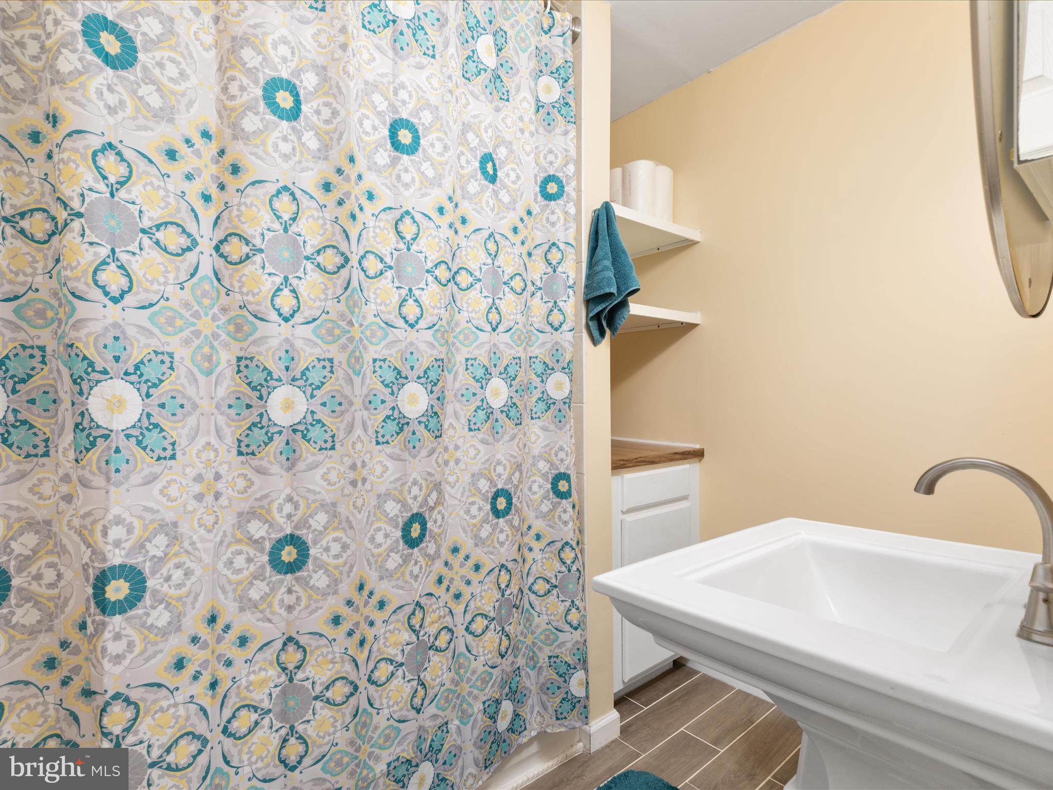 180 Oak Heights Road Front Royal, VA 22630 - Photo 20 of 44 Hall bathroom