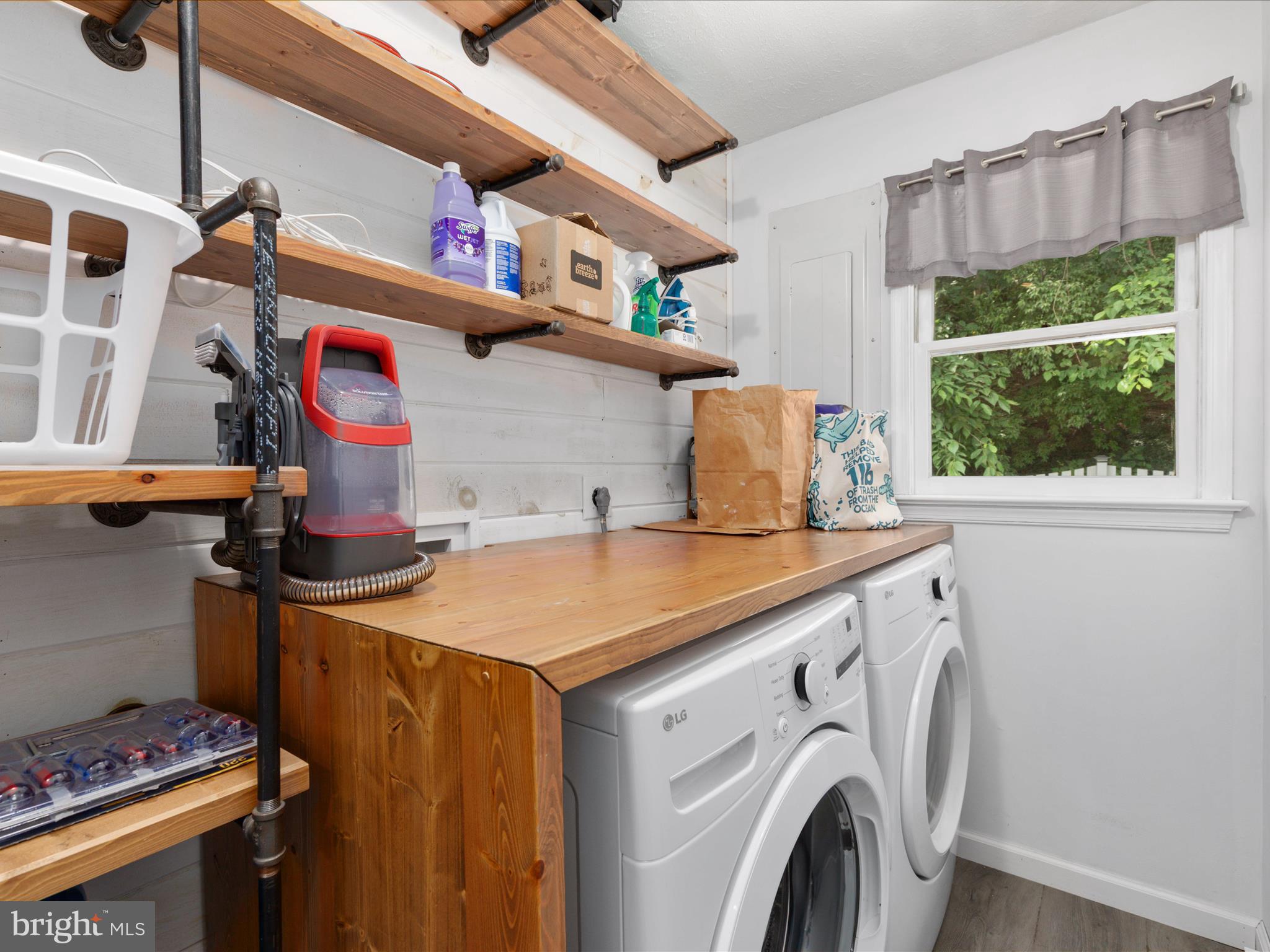 180 Oak Heights Road Front Royal, VA 22630 - Photo 22 of 44 Laundry room