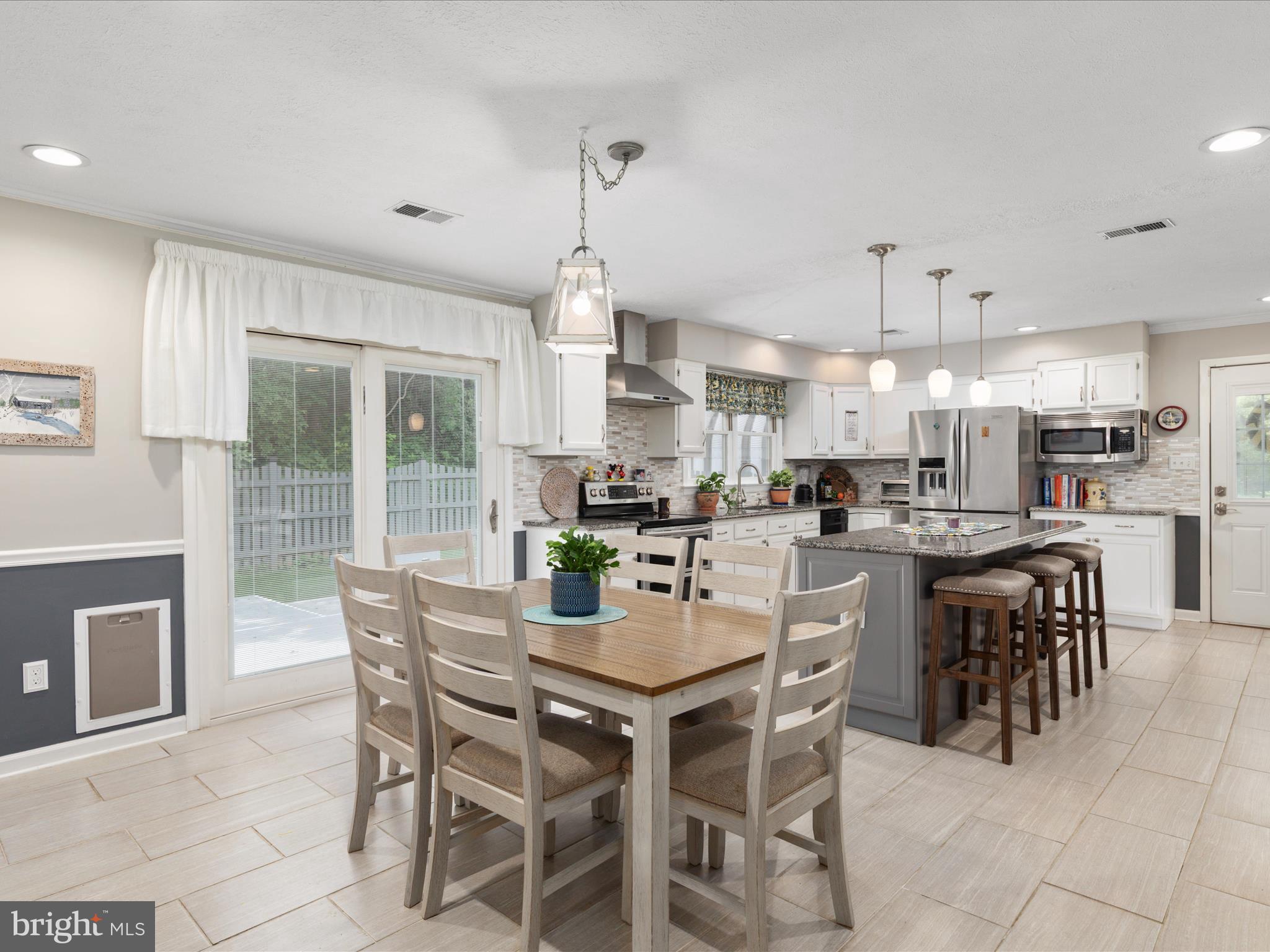 180 Oak Heights Road Front Royal, VA 22630 - Photo 8 of 44 Dinning room