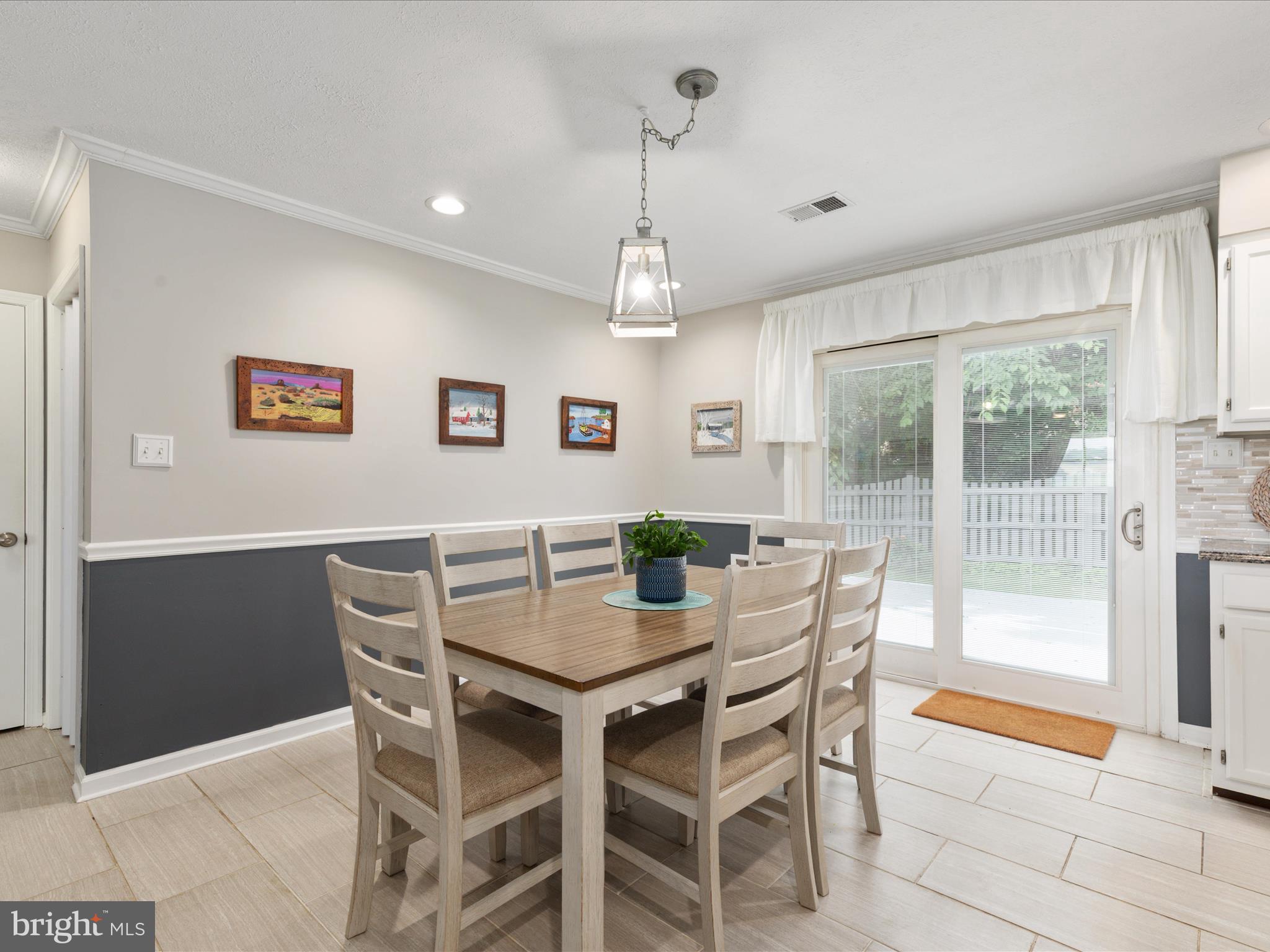 180 Oak Heights Road Front Royal, VA 22630 - Photo 9 of 44 Dinning room