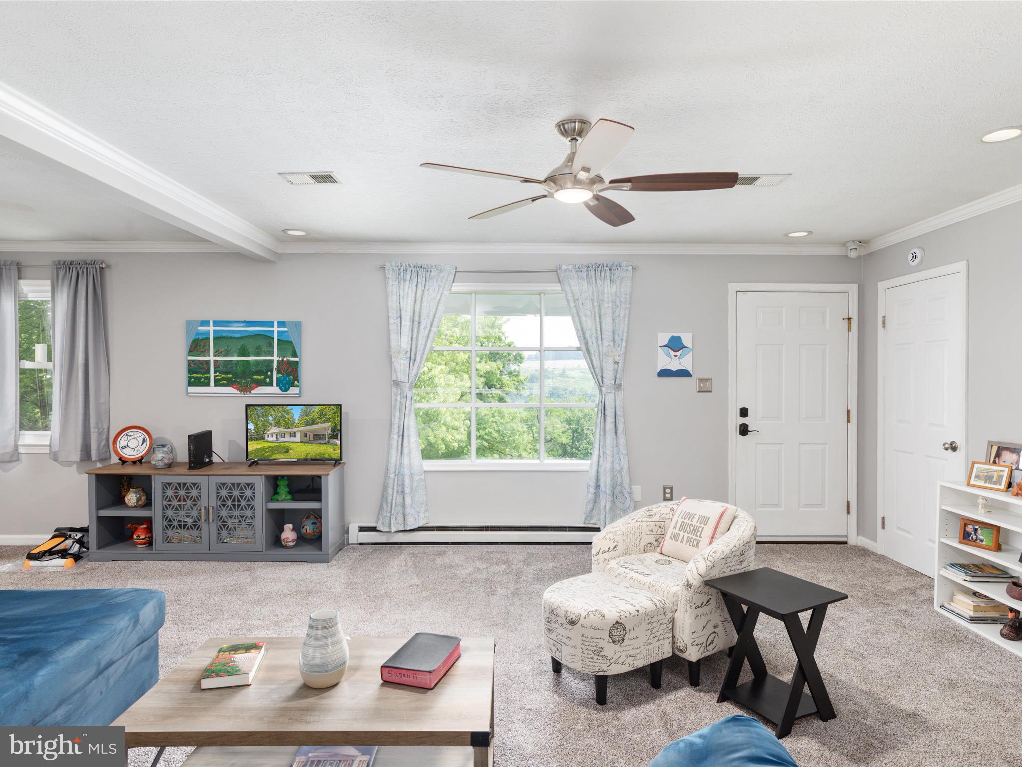 180 Oak Heights Road Front Royal, VA 22630 - Photo 10 of 44 Spacious Living Room