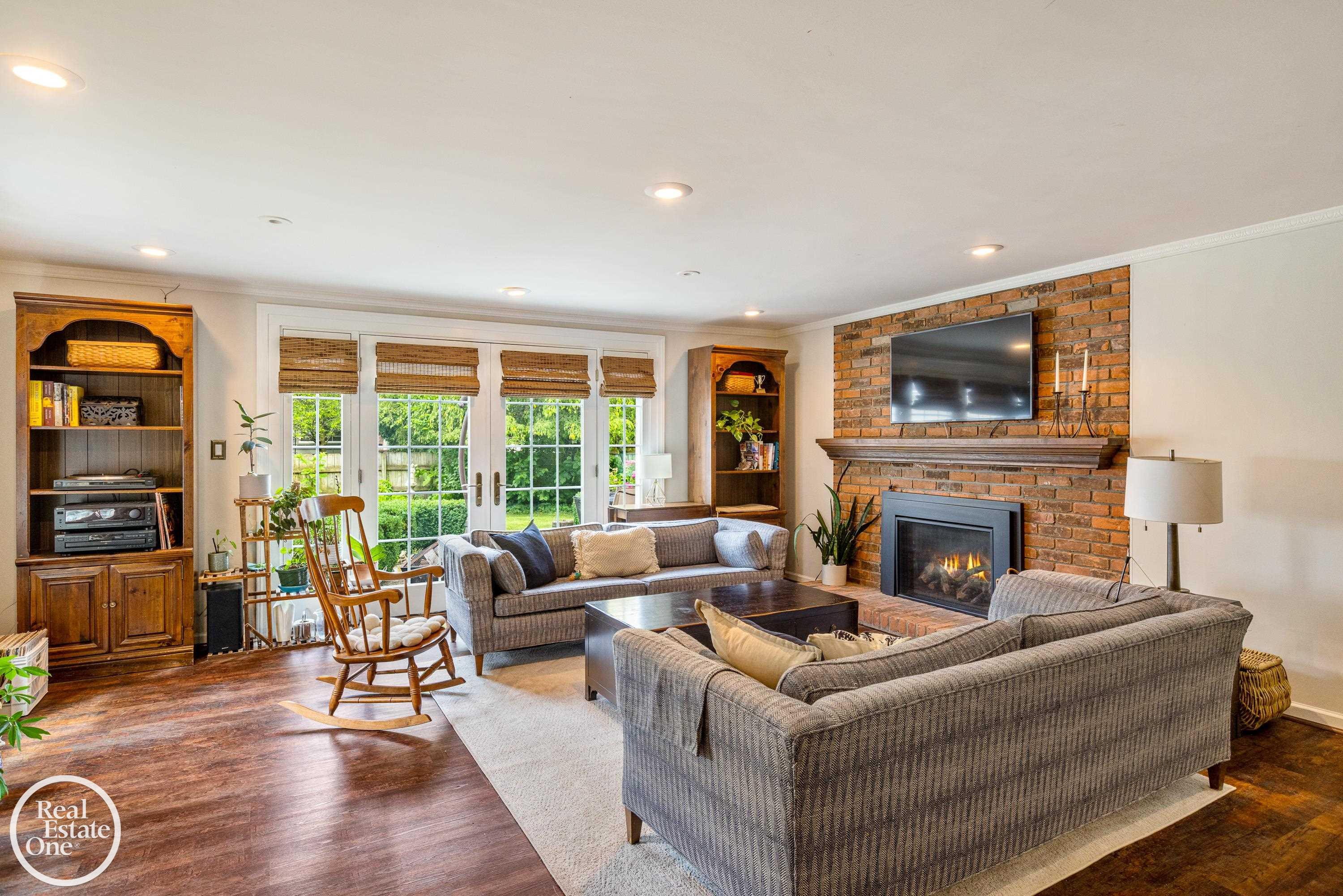 287 McMillan Road Grosse Pointe, MI 48236 - Photo 23 of 57 50145562-6c4e5b78-352f-4f22-a0f3-555d4da7e8a4.JPG