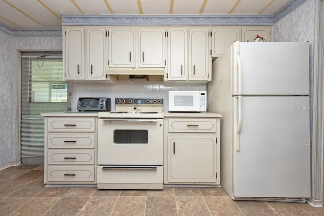 $180,000 | 36 Turtle Creek Court, Unit 31, Safety Harbor, FL 34695