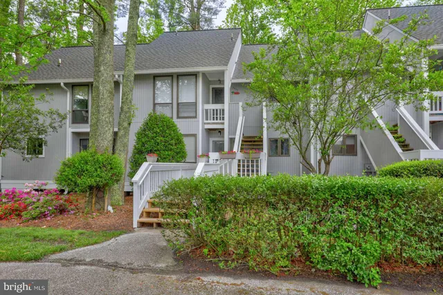front view of house with a yard