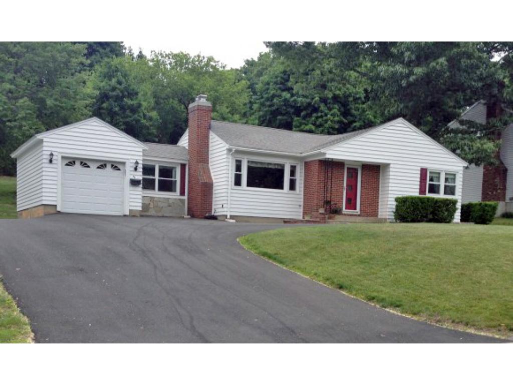 96 Kennard Road Manchester, NH 03104 - Photo 1 of 32