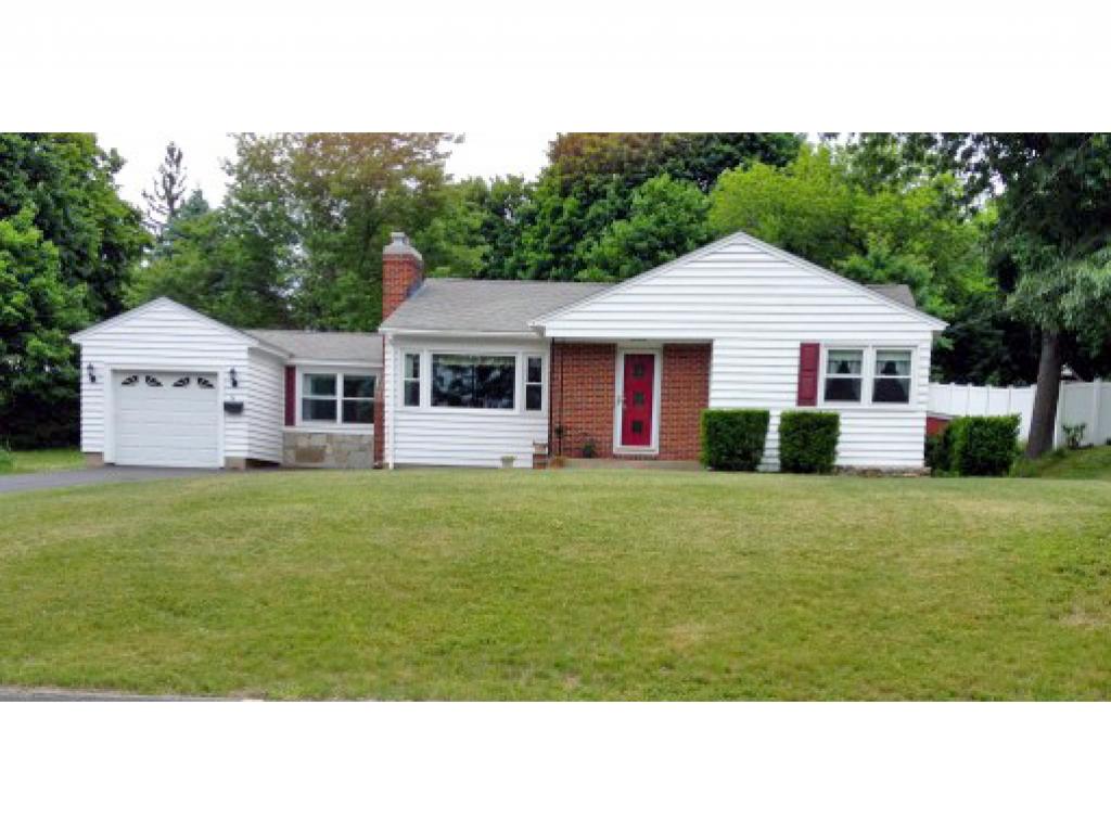 96 Kennard Road Manchester, NH 03104 - Photo 2 of 32