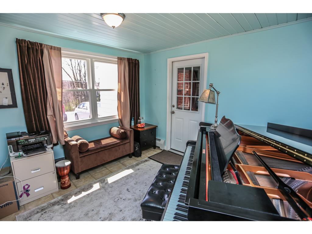 96 Kennard Road Manchester, NH 03104 - Photo 11 of 32
