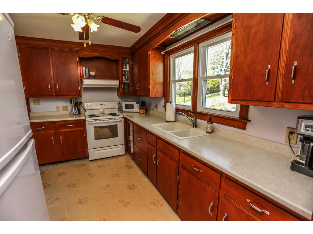 96 Kennard Road Manchester, NH 03104 - Photo 18 of 32