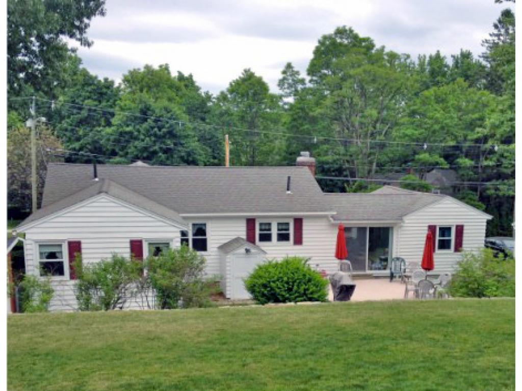 96 Kennard Road Manchester, NH 03104 - Photo 3 of 32
