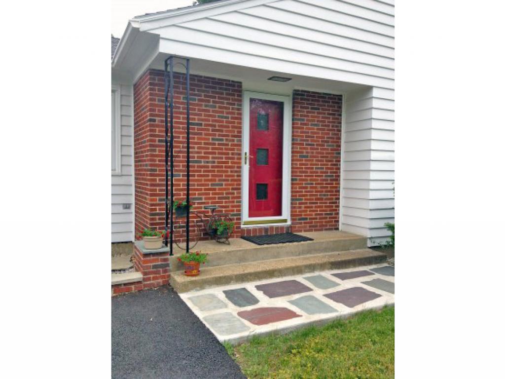 96 Kennard Road Manchester, NH 03104 - Photo 5 of 32