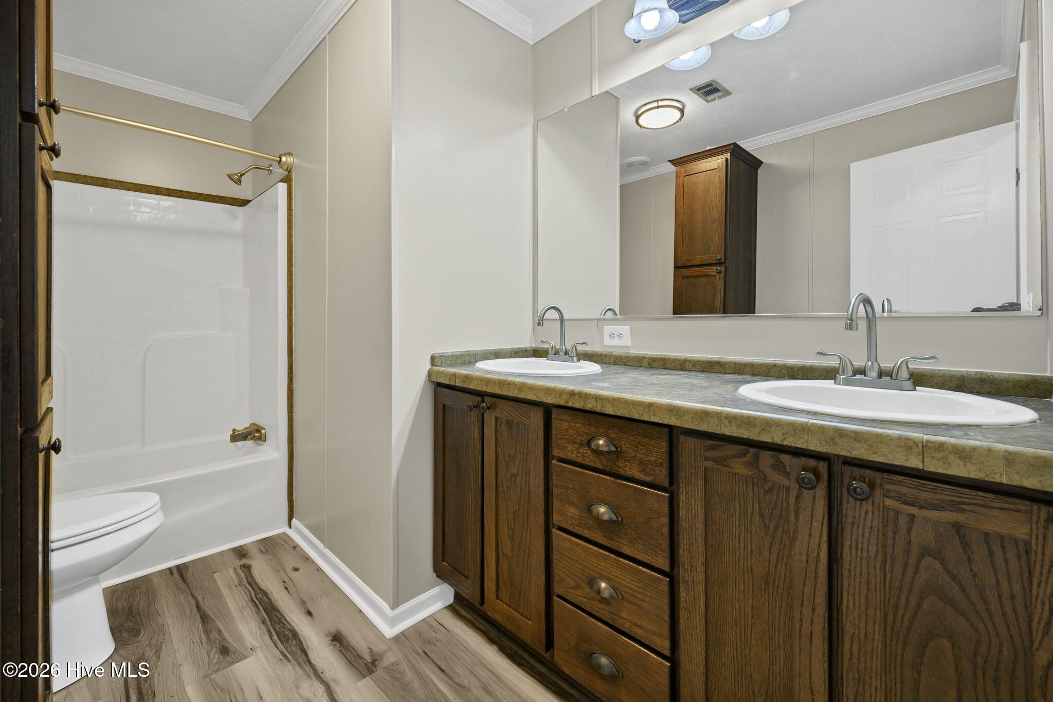 552 Colonial Landing Road Southeast Bolivia, NC 28422 - Photo 31 of 53 Guest Bathroom