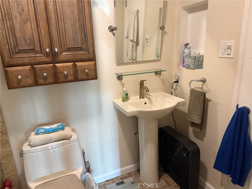 7890 East Spring Street, Unit 17P Long Beach, CA 90815 - Photo 9 of 14 BATHROOM
