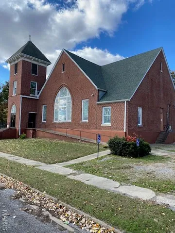 $299,000 | 202 Elm Street, Oran, MO 63771