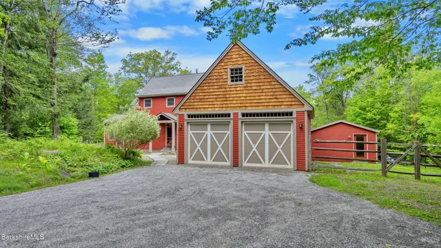 $795,000 | 11 Jamie Lane, Sandisfield, MA 01255