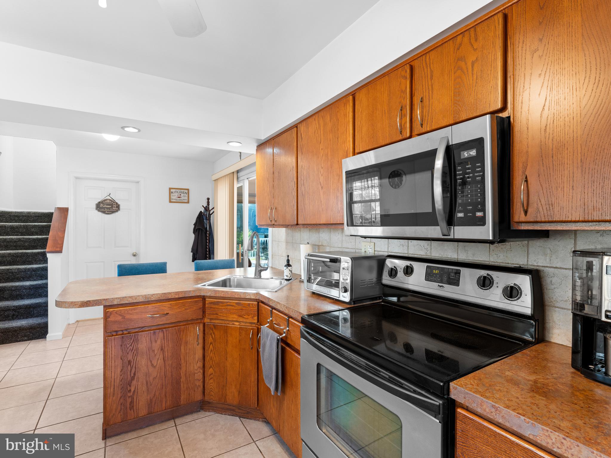 37 Canoebirch Road Levittown, PA 19057 - Photo 27 of 38 In-Law Suite Kitchen