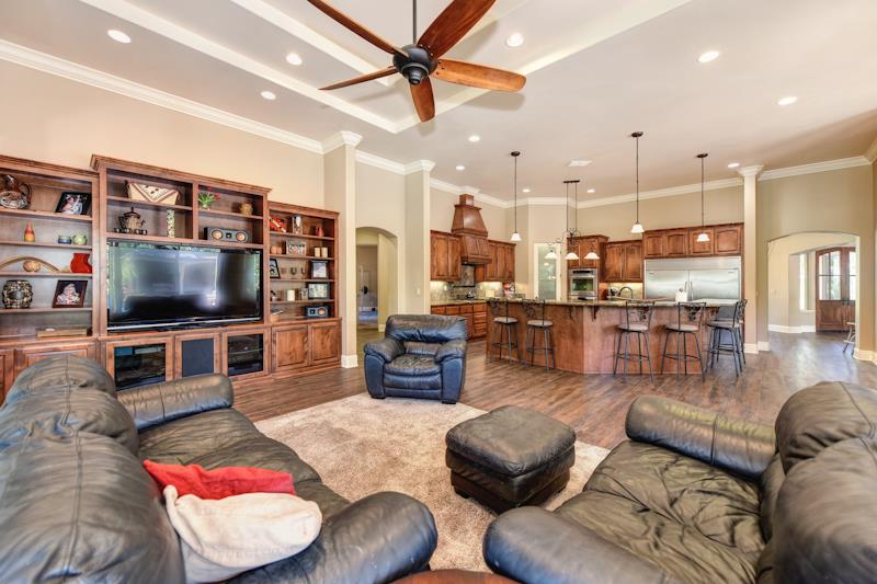 3164 Humphrey Road Loomis, CA 95650 - Photo 16 of 33 a living room with furniture and a flat screen tv