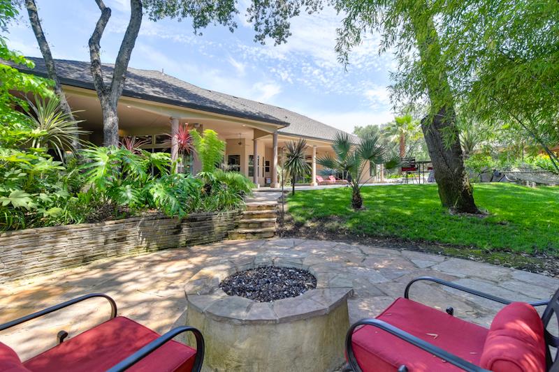 3164 Humphrey Road Loomis, CA 95650 - Photo 27 of 33 a view of a chairs in a patio