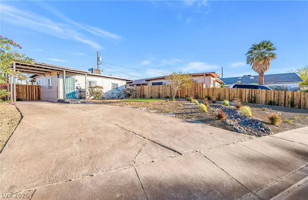$1,700 | 107 Manganese Street, Henderson, NV 89015