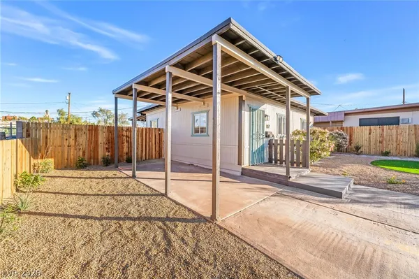 $1,700 | 107 Manganese Street, Henderson, NV 89015