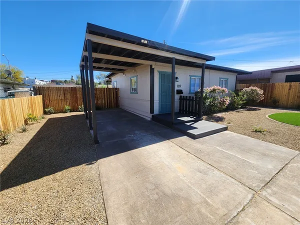 $1,700 | 107 Manganese Street, Henderson, NV 89015